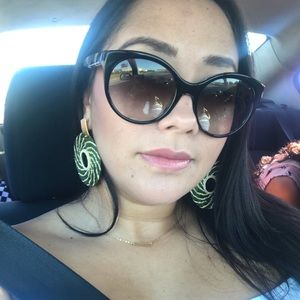 Meet your Posher, Adriana